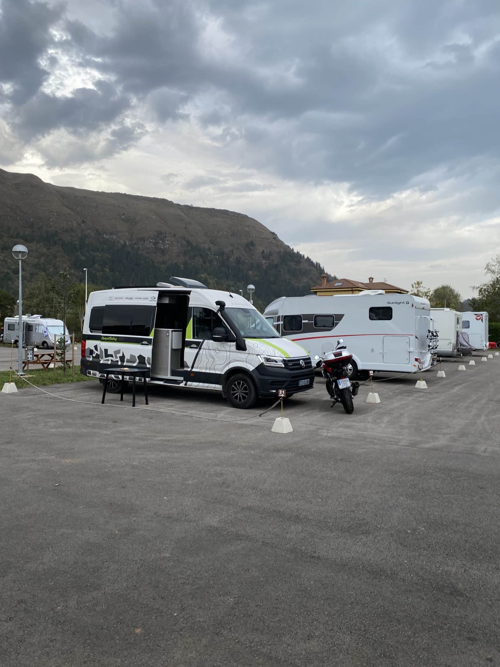 ¿Es realmente más ECONÓMICO VIVIR en una Furgoneta CAMPER?