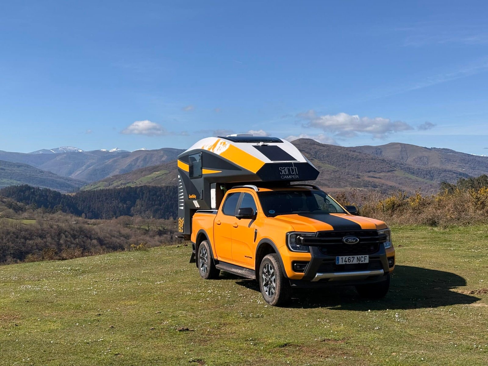 Célula camper para pickup: ¿merece la pena frente a una furgoneta?